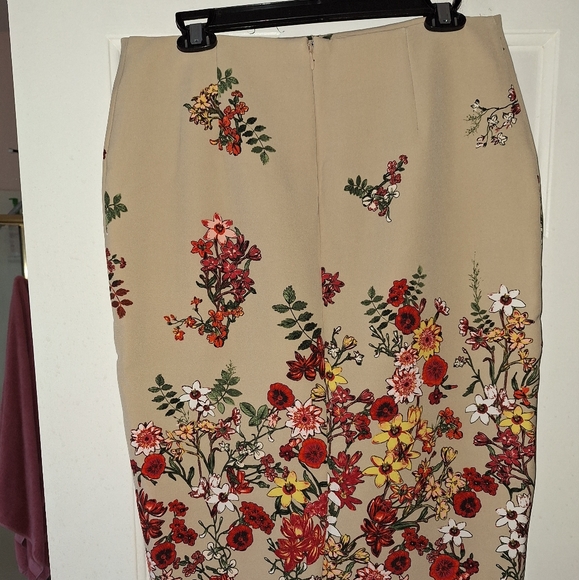 New York and Company Skirt - Picture 5 of 6